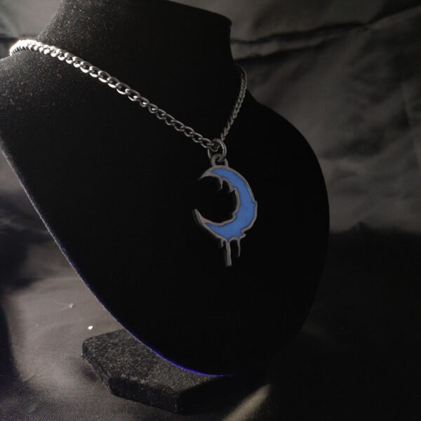 Melting Crescent Moon Glow In The Dark - Dark Cast Studio